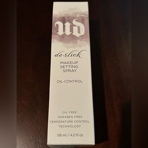 NIB Urban Decay De-Slick Makeup Setting Spray - Oil-Control